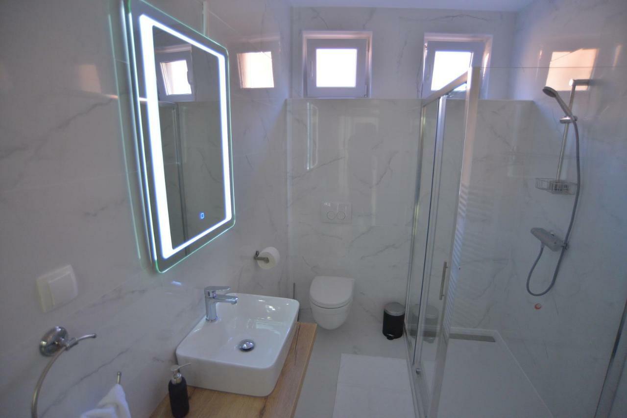 Apartman Lena Ðakovo Buitenkant foto