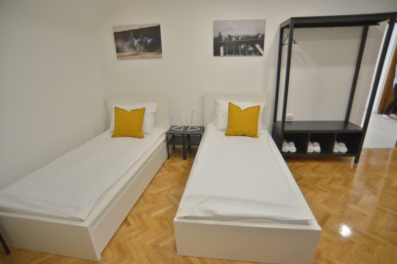 Apartman Lena Ðakovo Buitenkant foto